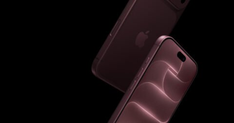 Tampilan depan dan belakang iPhone 18 Pro berwarna burgundy.