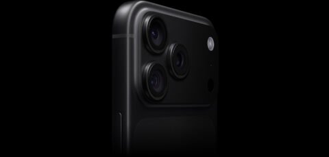 Close-up bodi dan kamera belakang iPhone 18 Pro berwarna hitam.