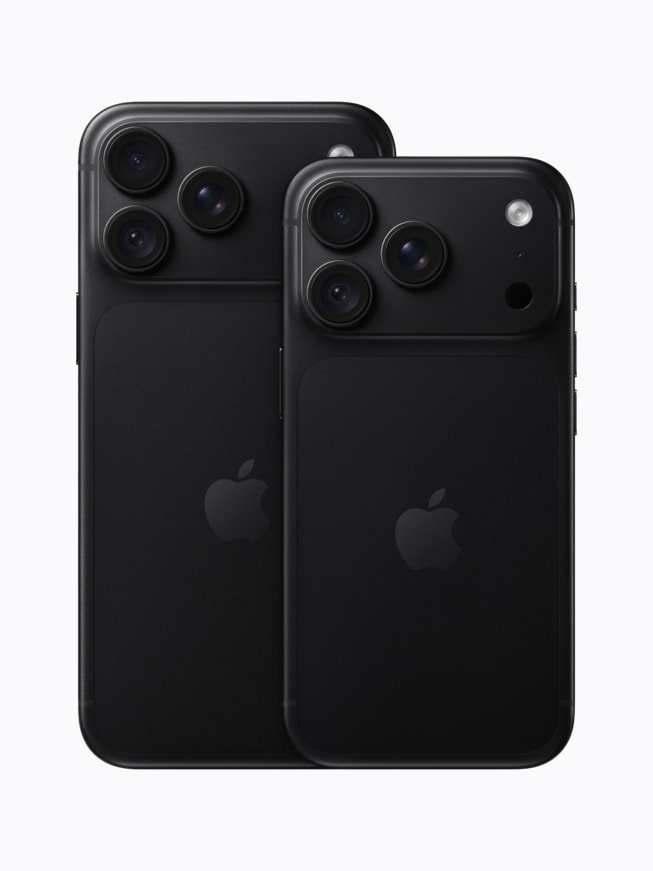 Tampilan belakang iPhone 18 Pro dan iPhone 18 Pro Max berwarna hitam.
