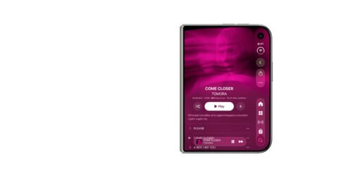 iPhone Duo terlipat menampilkan aplikasi musik pada layar luar