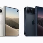 Empat iPhone Duo ditampilkan dari sisi depan dan belakang dalam warna putih dan biru gelap di atas latar putih.